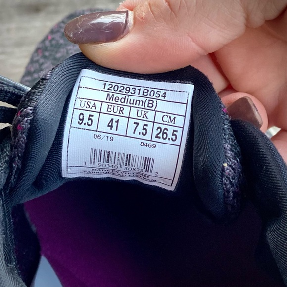 Women’s Brooks Revel 4 Sneakers size 9.5 Medium - Picture 6 of 7